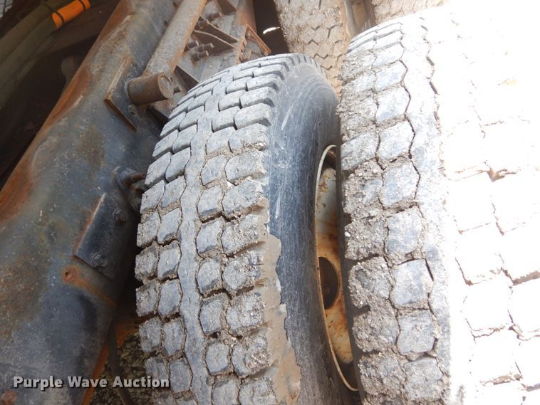 image for item GB9993 2005 International 7600  dump truck