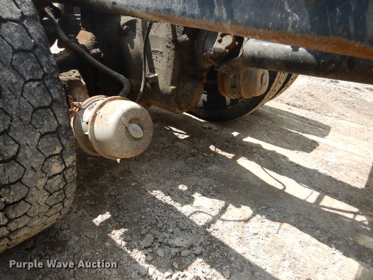 image for item GB9995 2002 International 2554  truck cab and chassis