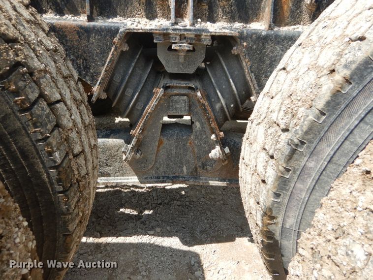 image for item GB9995 2002 International 2554  truck cab and chassis