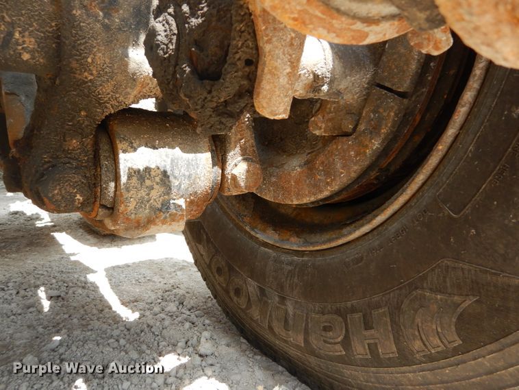 image for item GB9995 2002 International 2554  truck cab and chassis