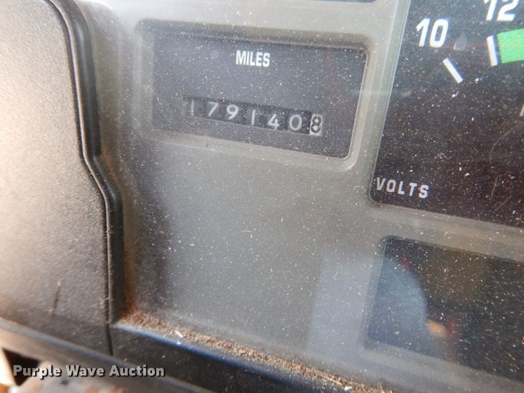 image for item GB9995 2002 International 2554  truck cab and chassis