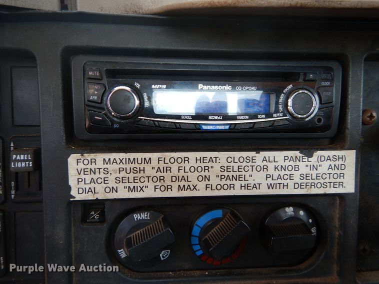 image for item GB9995 2002 International 2554  truck cab and chassis