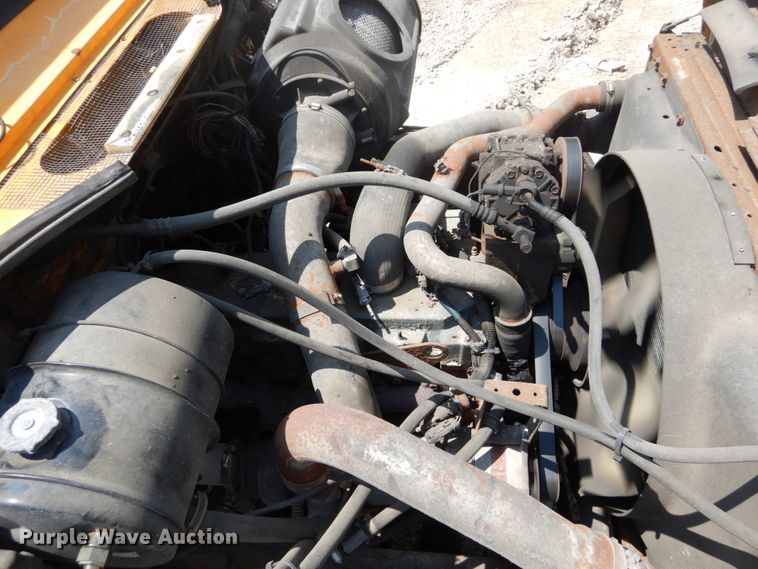 image for item GB9995 2002 International 2554  truck cab and chassis