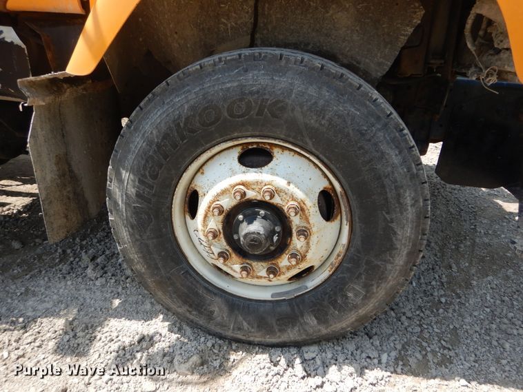 image for item GB9995 2002 International 2554  truck cab and chassis