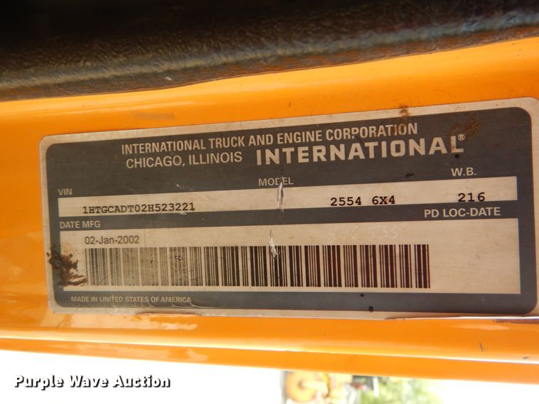 image for item GB9995 2002 International 2554  truck cab and chassis