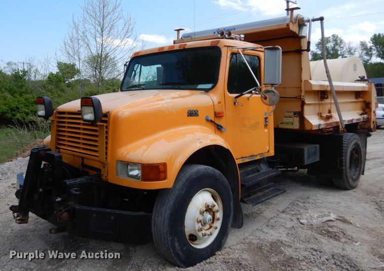 image for item GB9997 2000 International 4900  dump truck