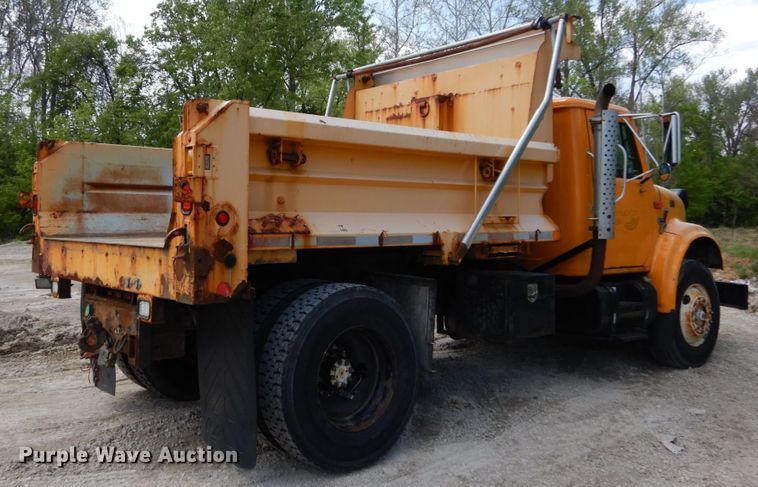 image for item GB9997 2000 International 4900  dump truck