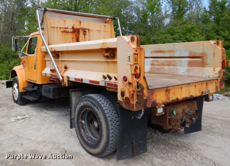 image for item GB9997 2000 International 4900  dump truck