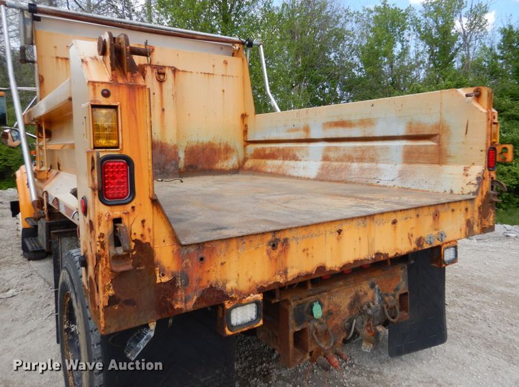image for item GB9997 2000 International 4900  dump truck