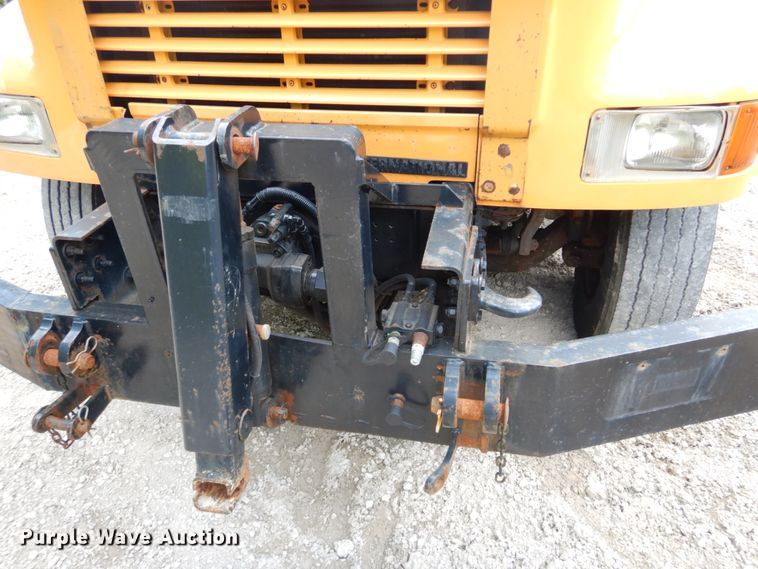 image for item GB9997 2000 International 4900  dump truck