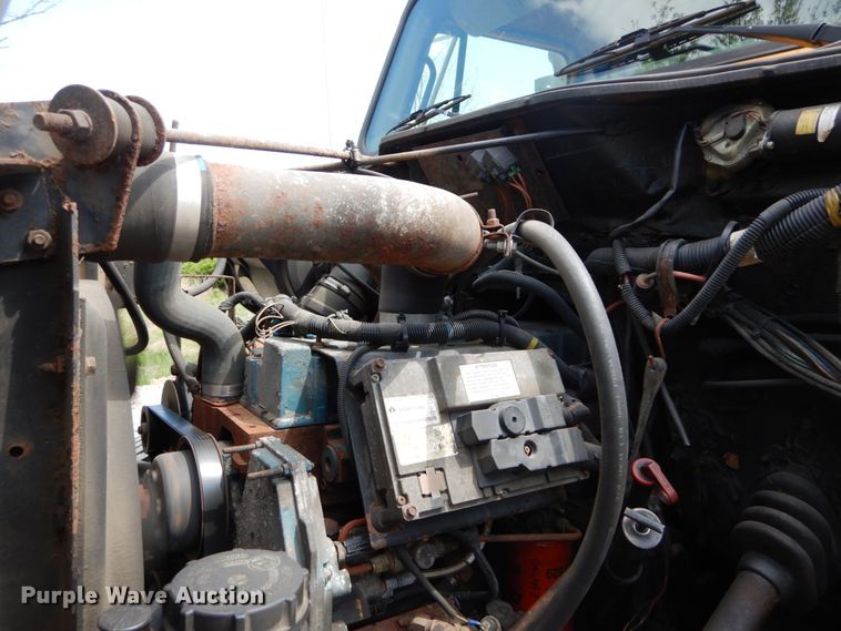 image for item GB9997 2000 International 4900  dump truck