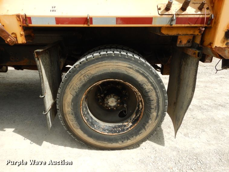 image for item GB9997 2000 International 4900  dump truck