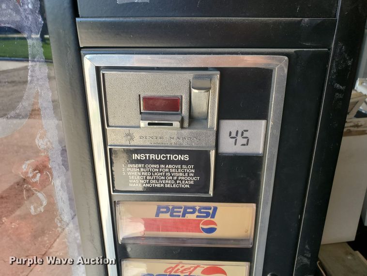 image for item GO9153 Dixie-Narco vending machine
