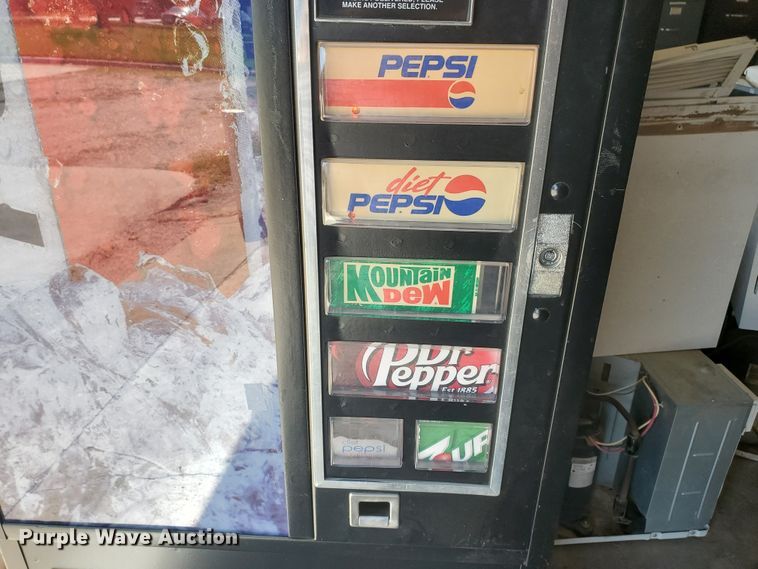 image for item GO9153 Dixie-Narco vending machine