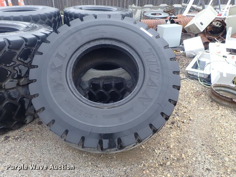 image for item GR9122 (8) 20.5R25 tires