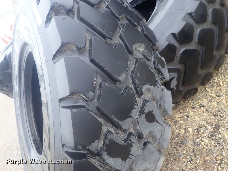 image for item GR9122 (8) 20.5R25 tires