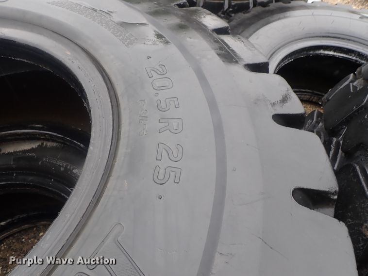 image for item GR9122 (8) 20.5R25 tires