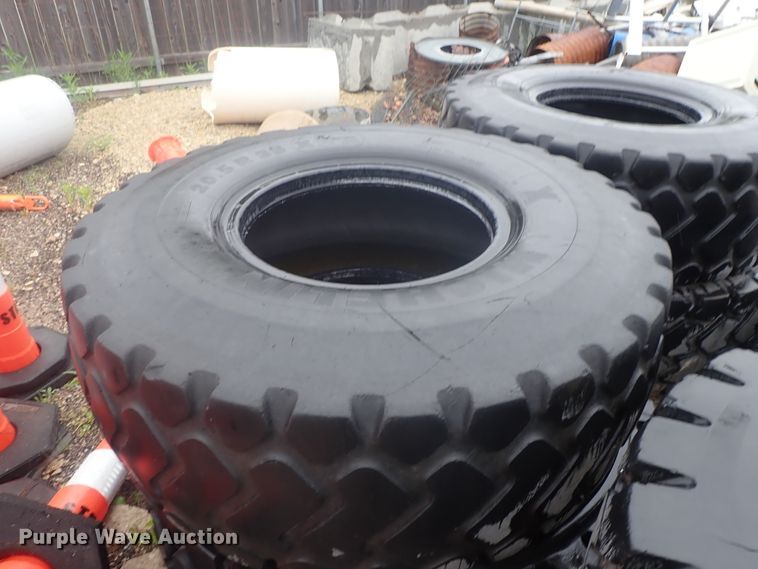 image for item GR9122 (8) 20.5R25 tires