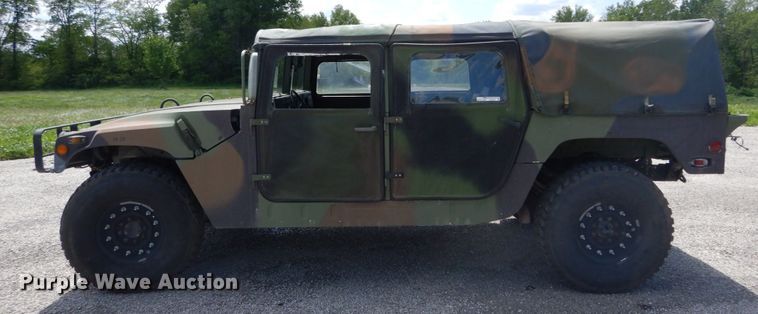 image for item GU9979 1990 Am General M998  Humvee SUV
