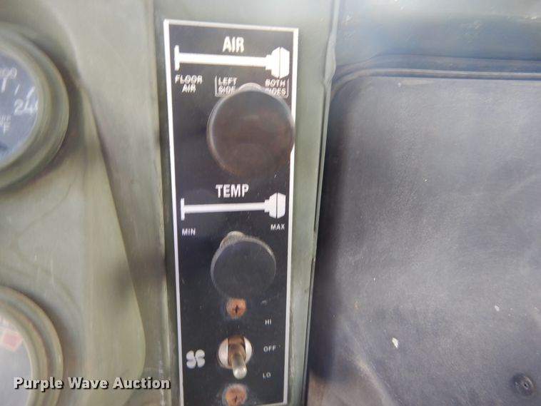 image for item GU9979 1990 Am General M998  Humvee SUV