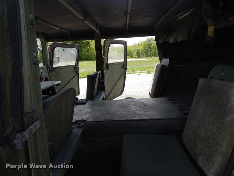 image for item GU9979 1990 Am General M998  Humvee SUV