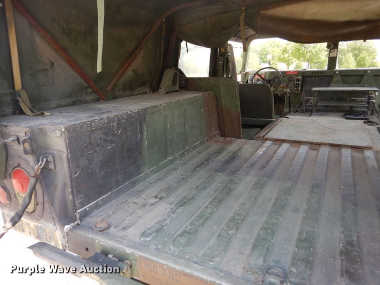 image for item GU9979 1990 Am General M998  Humvee SUV