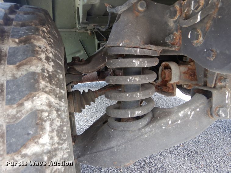 image for item GU9979 1990 Am General M998  Humvee SUV