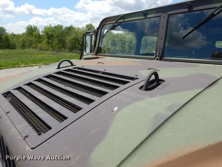 image for item GU9979 1990 Am General M998  Humvee SUV
