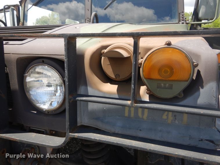 image for item GU9979 1990 Am General M998  Humvee SUV