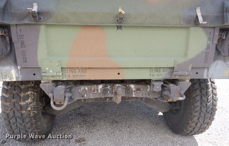 image for item GU9979 1990 Am General M998  Humvee SUV