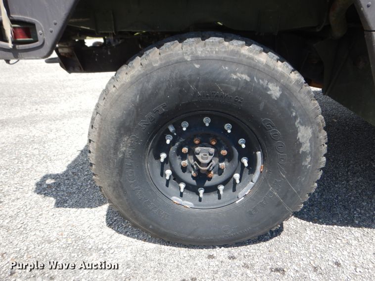 image for item GU9979 1990 Am General M998  Humvee SUV