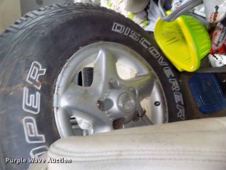 image for item GW9036 2001 GMC Yukon XL 1500  SUV