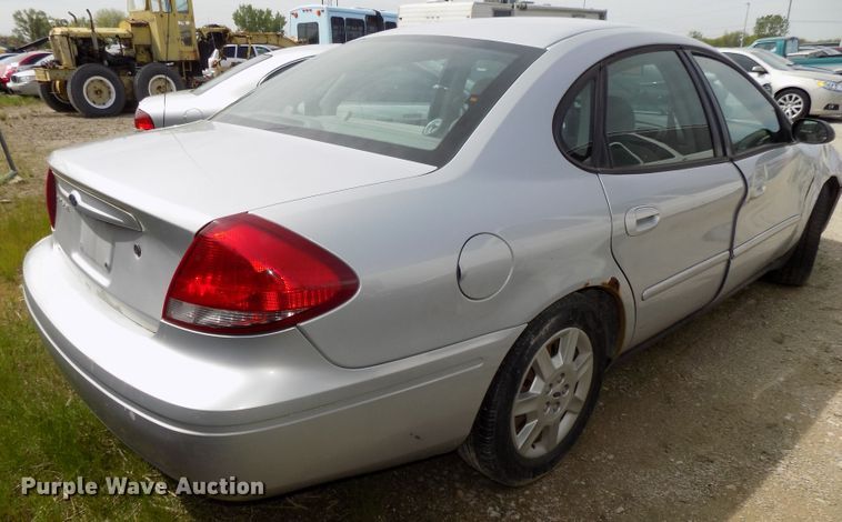 image for item GW9047 2006 Ford Taurus