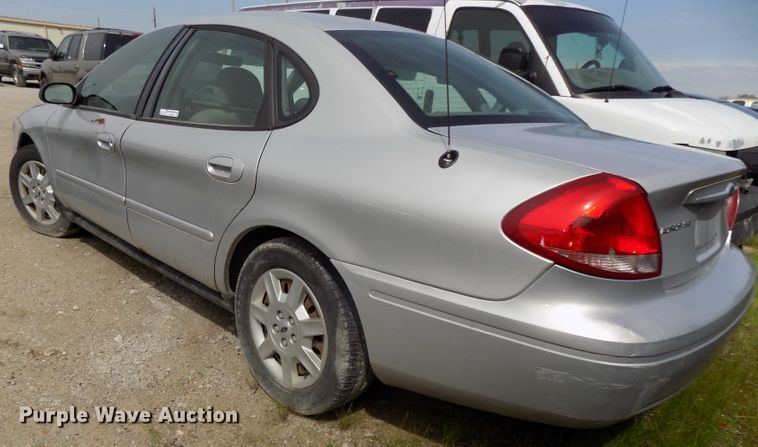 image for item GW9047 2006 Ford Taurus