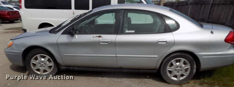 image for item GW9047 2006 Ford Taurus