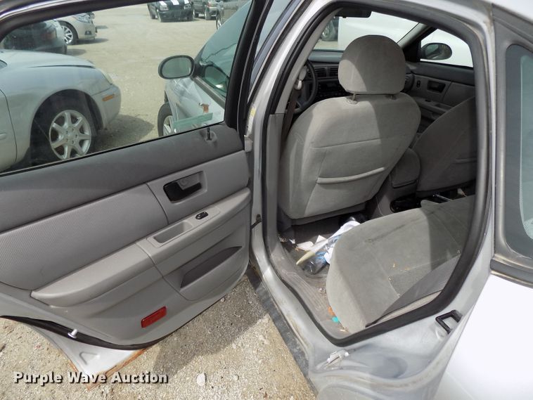 image for item GW9047 2006 Ford Taurus