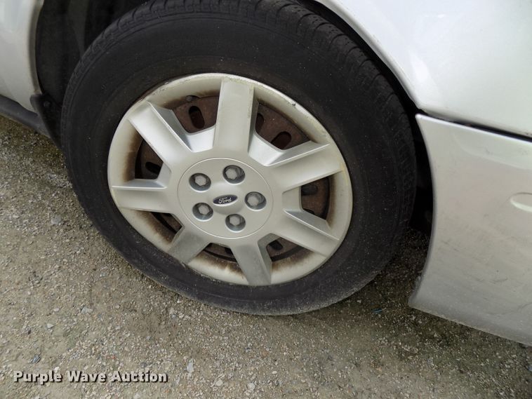 image for item GW9047 2006 Ford Taurus