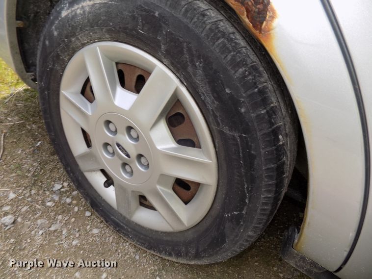 image for item GW9047 2006 Ford Taurus