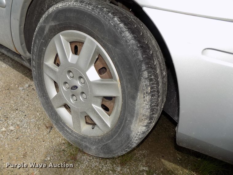 image for item GW9047 2006 Ford Taurus