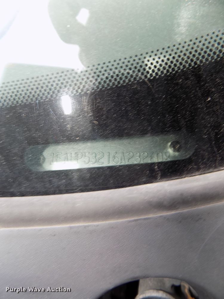 image for item GW9047 2006 Ford Taurus