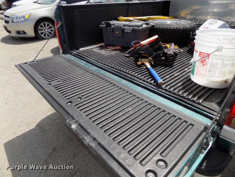 image for item GW9054 1996 Ford F150  pickup truck