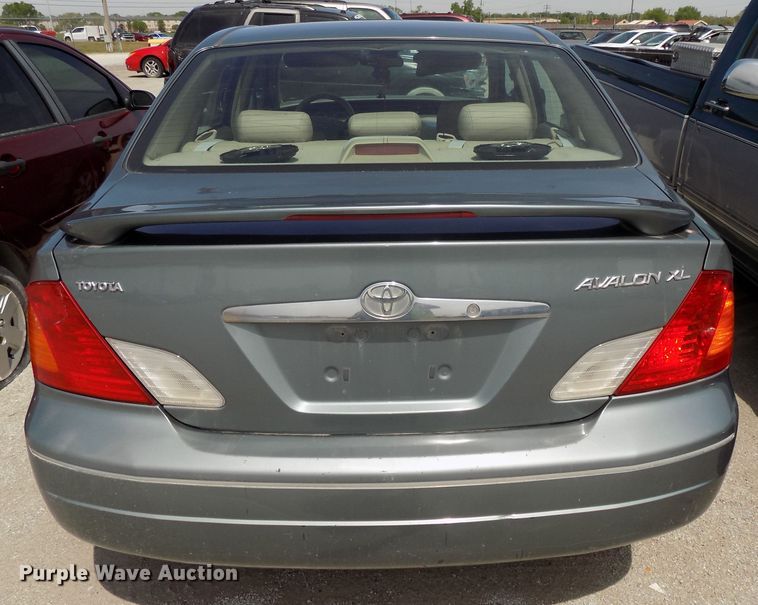 image for item GW9055 2002 Toyota Avalon