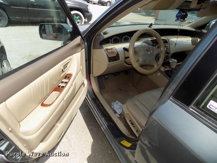 image for item GW9055 2002 Toyota Avalon