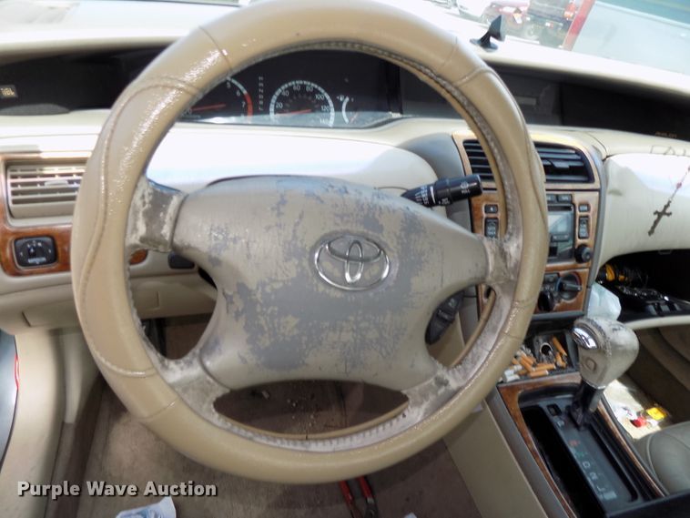 image for item GW9055 2002 Toyota Avalon