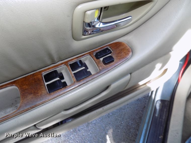 image for item GW9055 2002 Toyota Avalon