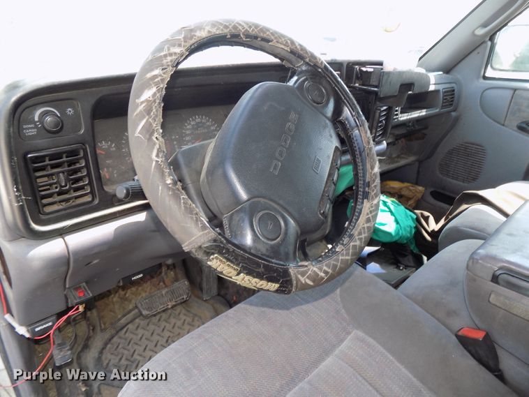 image for item GW9064 1997 Dodge Ram 1500  Club Cab pickup truck