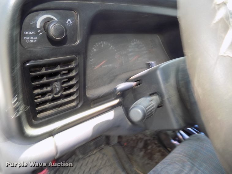 image for item GW9064 1997 Dodge Ram 1500  Club Cab pickup truck