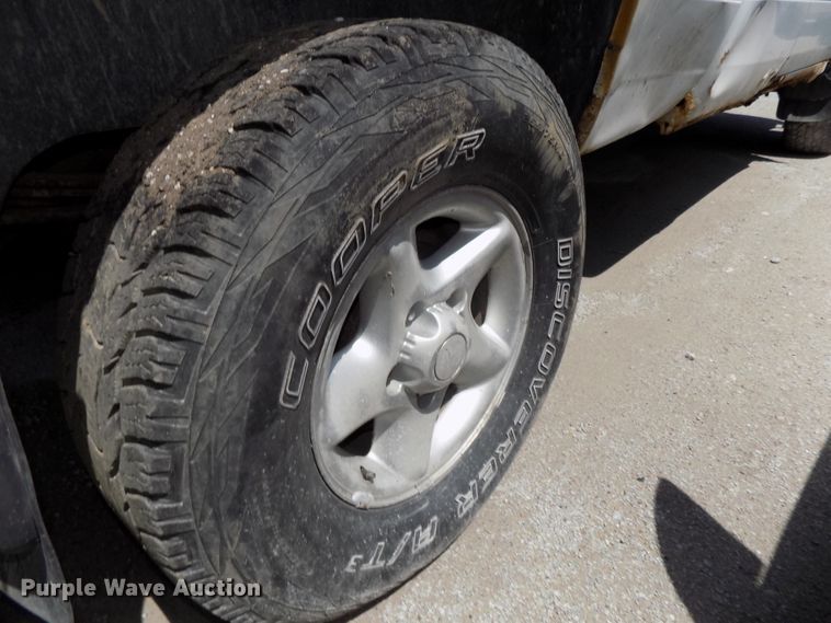 image for item GW9064 1997 Dodge Ram 1500  Club Cab pickup truck