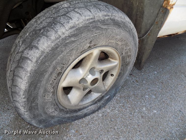 image for item GW9064 1997 Dodge Ram 1500  Club Cab pickup truck