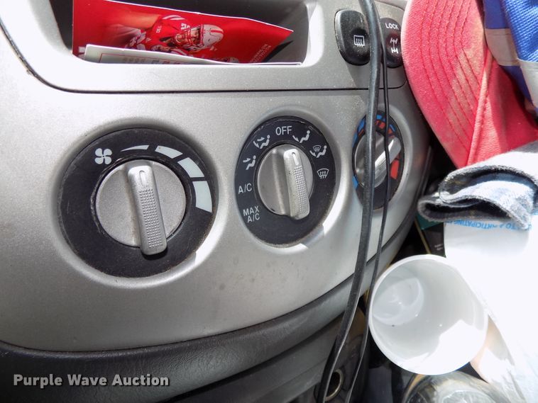 image for item GW9067 2004 Mazda Tribute  SUV